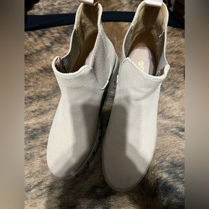 Tan suede like thick soled boots